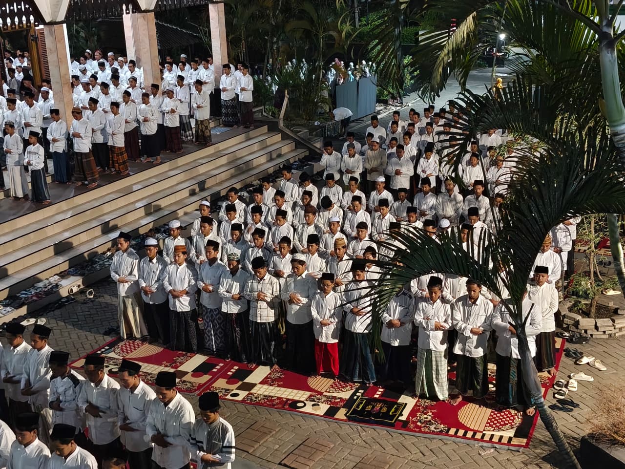 Gema Zikir dan Doa Memenuhi Pondok Pesantren Al-Berr Pandaan